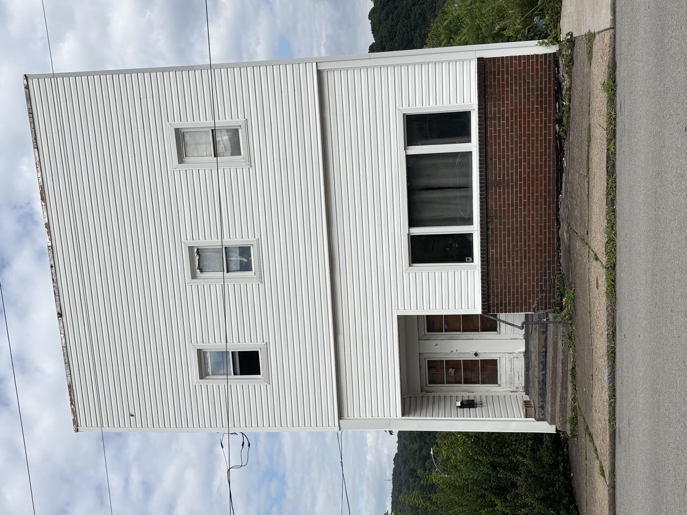 160 McKean Ave., Donora — building exterior
